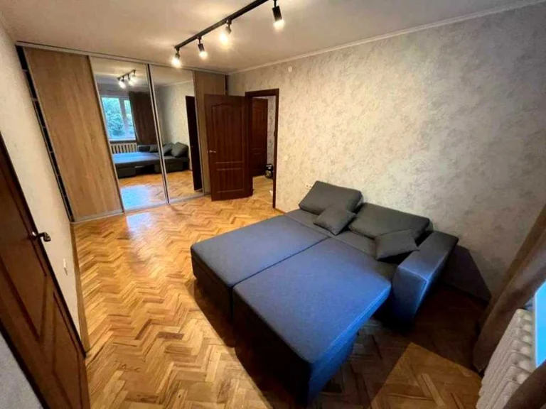 Apartment. General Tarnavського St.