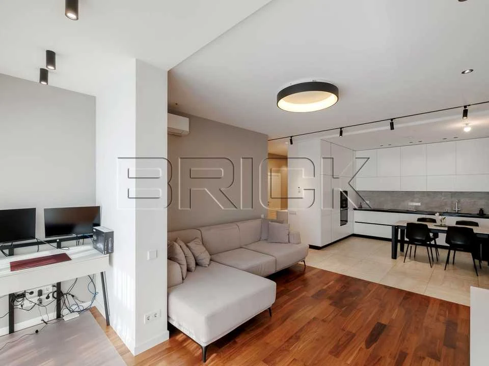 Квартира. Киев, улица Андрея Верхогляда