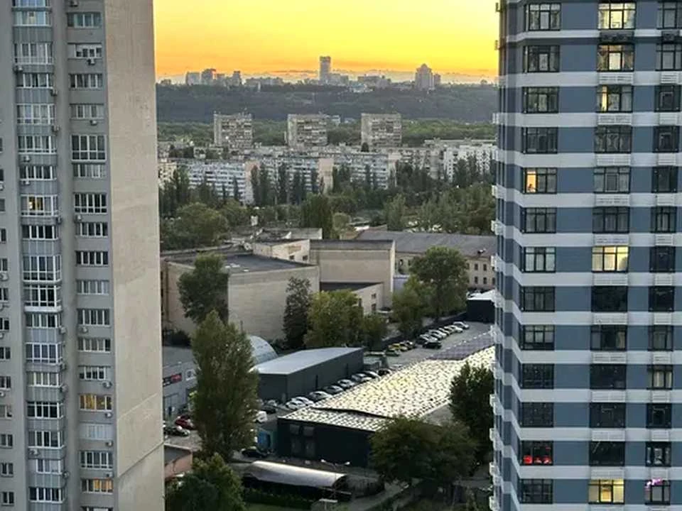 Квартира. Київ, Євгена Сверстюка вул.