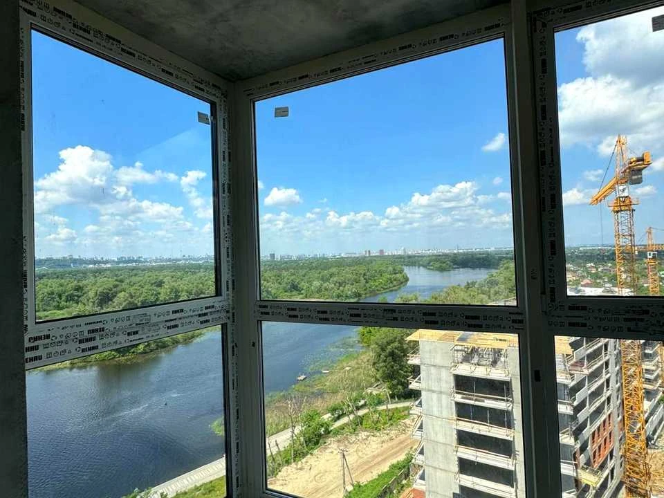 Квартира. Київ, Євгена Маланюка вул.