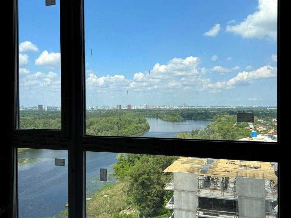 Квартира. Київ, Євгена Маланюка вул.