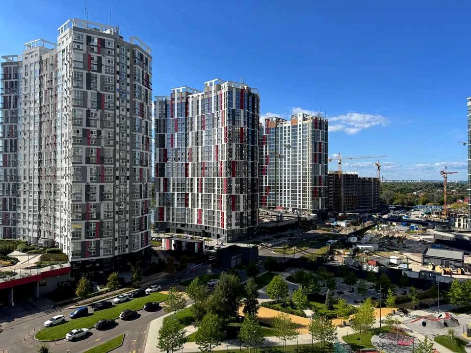 Квартира. Київ, Євгена Маланюка вул.