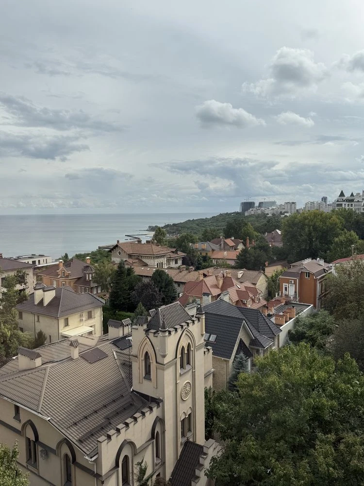 4-кімнатна квартира з видом на море та АГВ у Мукачівському п