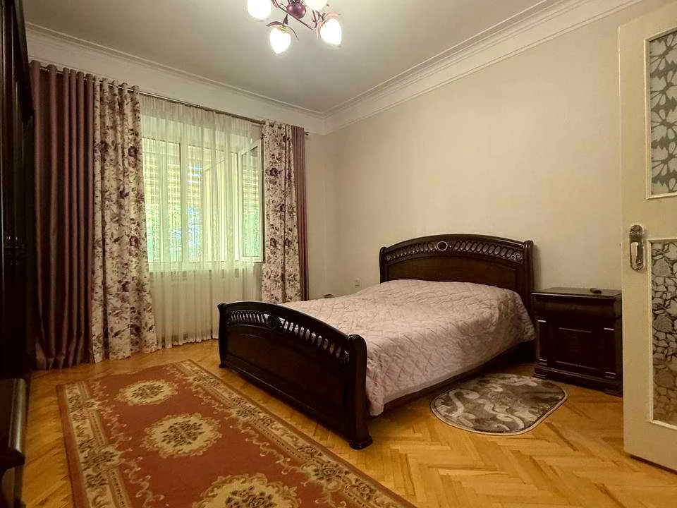 Квартира. Івано-Франківськ, Євгена Коновальця вул.