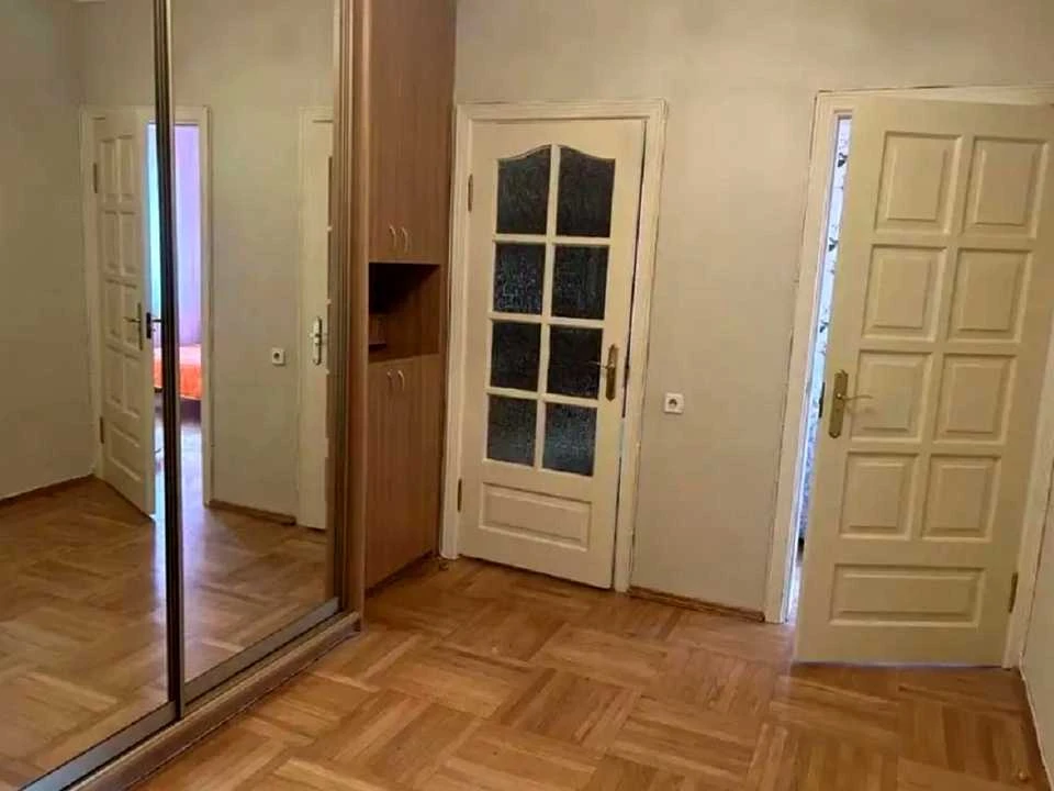 Квартира. Київ, Левка Лук'яненка вул.