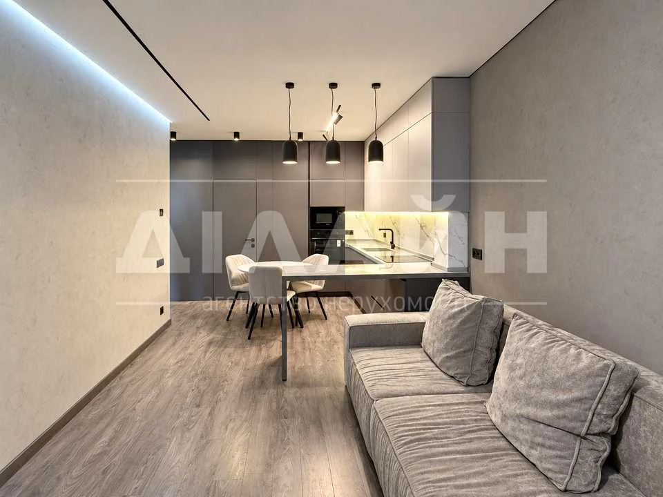 Apartment. Дніpro, Volodymyr Verнадського St.