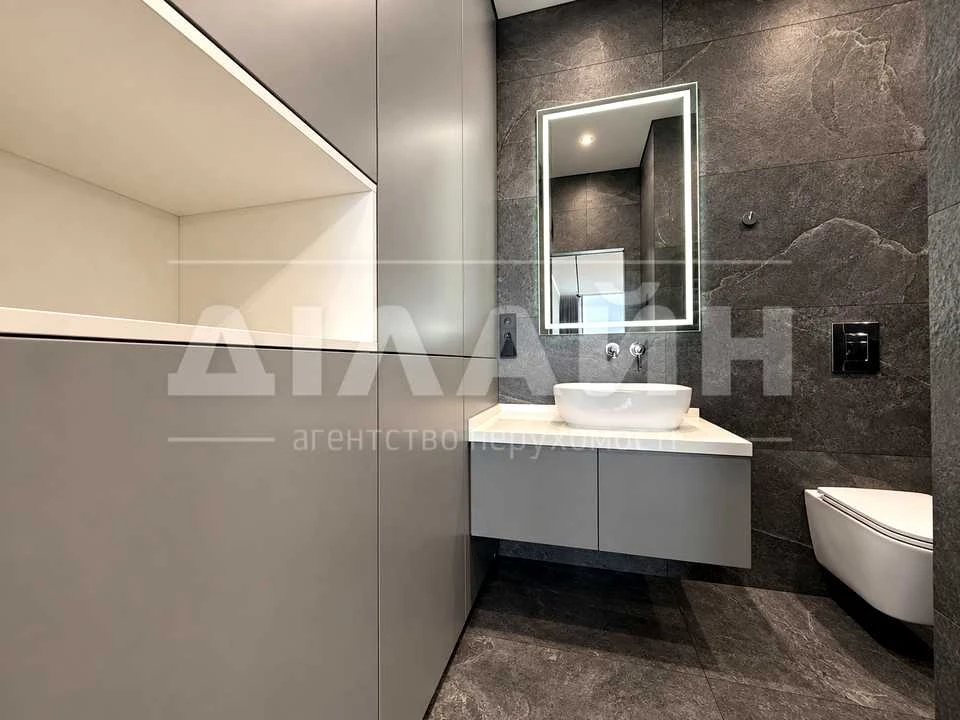 Apartment. Дніpro, Volodymyr Verнадського St.