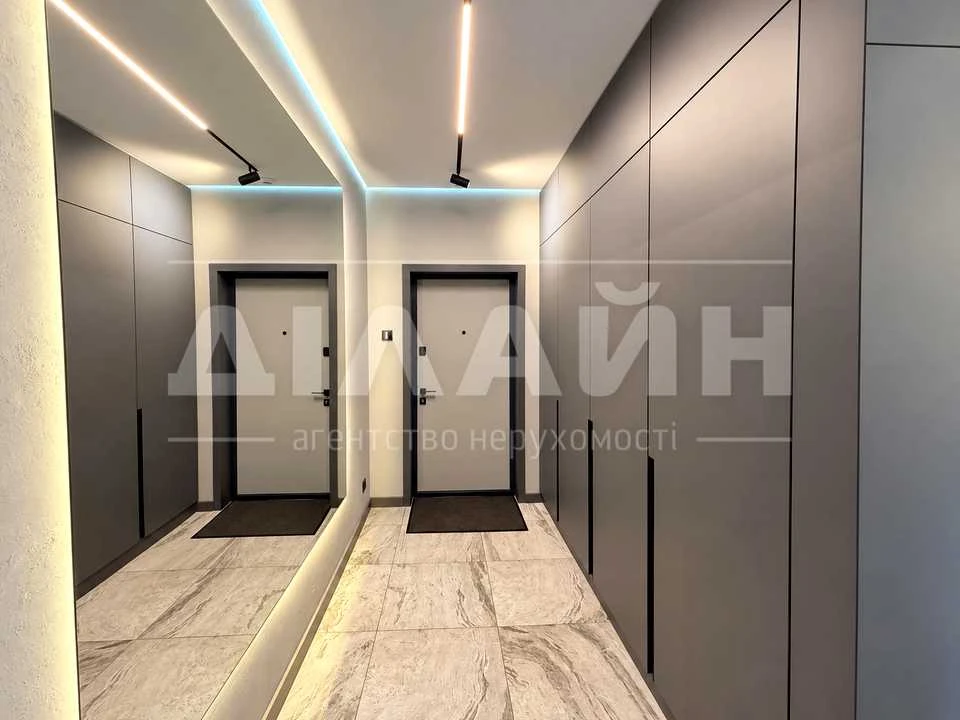 Apartment. Дніpro, Volodymyr Verнадського St.