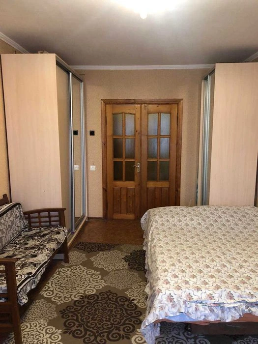 Продам 3 ком.  чешку, ул. Махачкалинская/ 22 школа