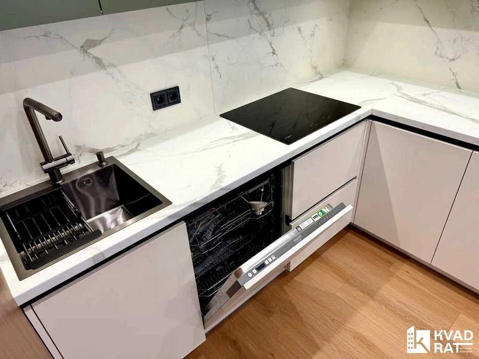 Apartment. Ivano-Frankivsk, Kimikiv St.