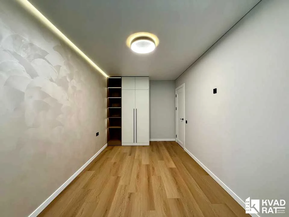 Apartment. Ivano-Frankivsk, Kimikiv St.