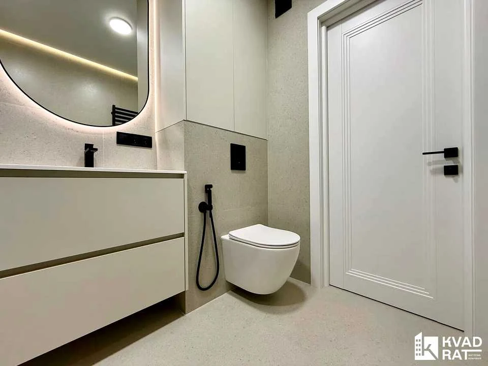 Apartment. Ivano-Frankivsk, Kimikiv St.