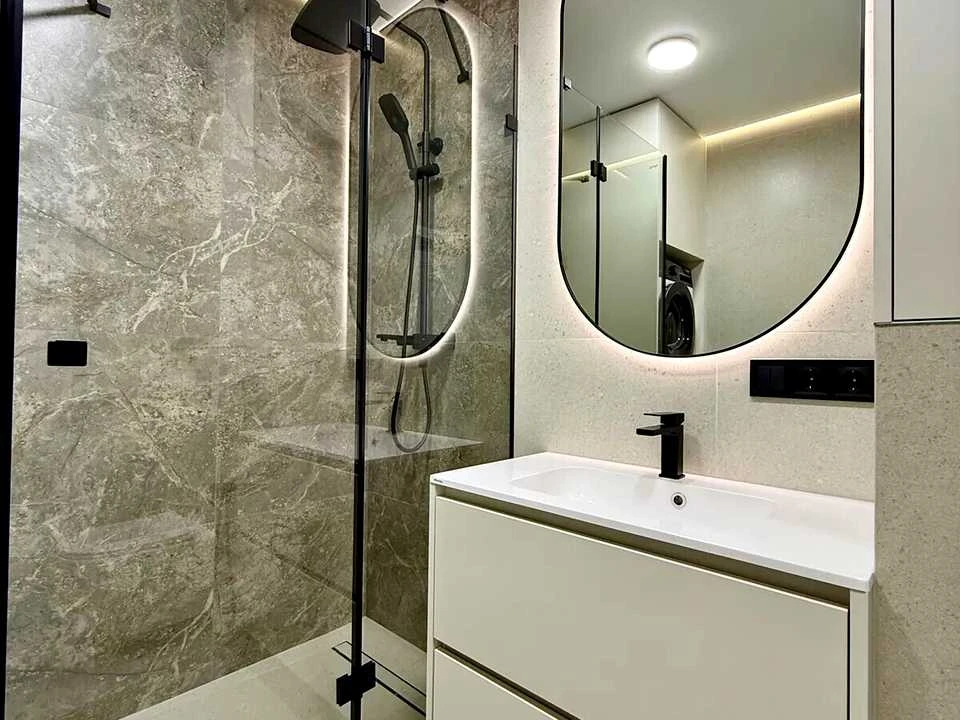 Apartment. Ivano-Frankivsk, Kimikiv St.