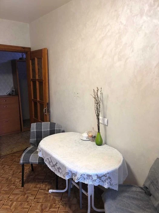 Продам 3 ком.  чешку, ул. Махачкалинская/ 22 школа