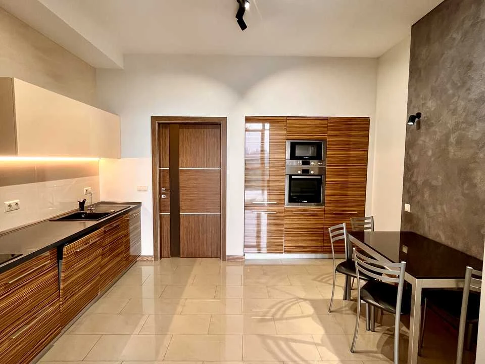 Apartment. Kyiv, General Shapoval St.