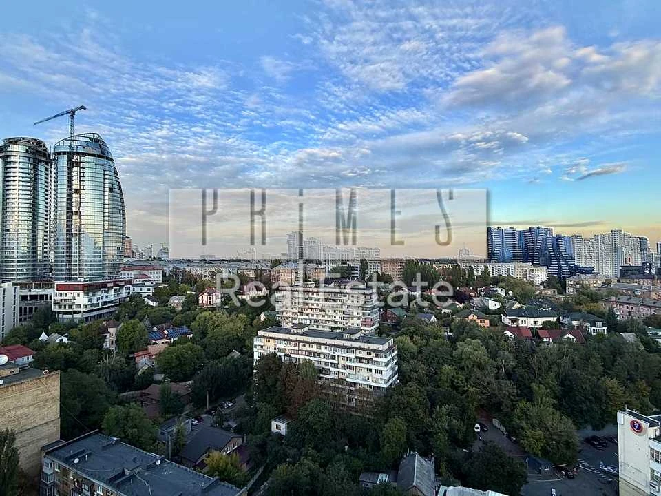 Квартира. Київ, Саперне Поле вул.