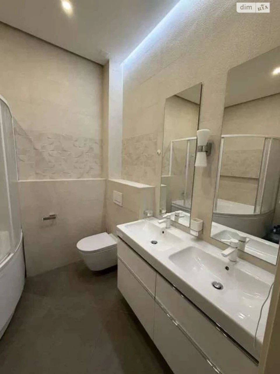Sale of Apartment at Sapernoye Pole