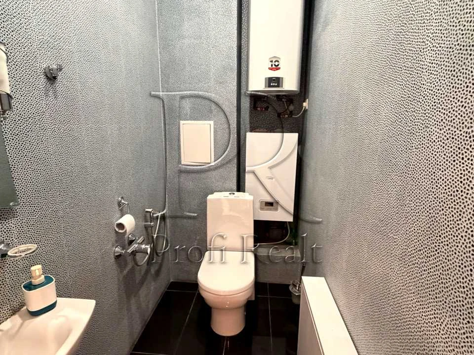 Квартира. Київ, Старонаводницька вул.