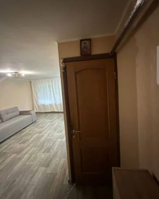 Продажа отличной 1-комнатной квартиры с ремонтом в центре, в кирпичном доме на 1 этаже