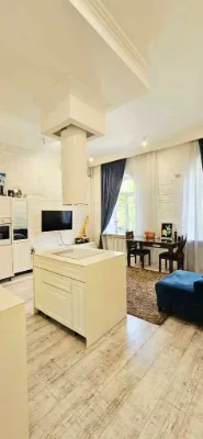 Продаж 3-кімнатній квартири, Нагорний проспект, вулиця Левка Лук'яненка (Василя Жукова)