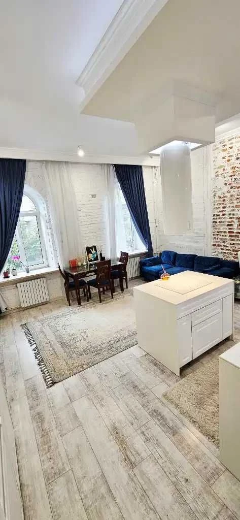 Продаж 3-кімнатній квартири, Нагорний проспект, вулиця Левка Лук'яненка (Василя Жукова)