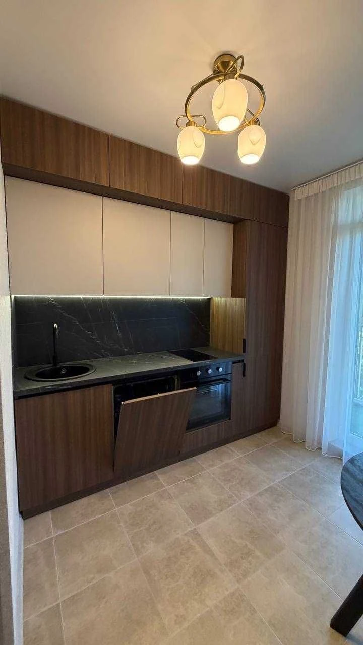 For sale a beautiful apartment in a new house on Tarasova, Yaroslav M