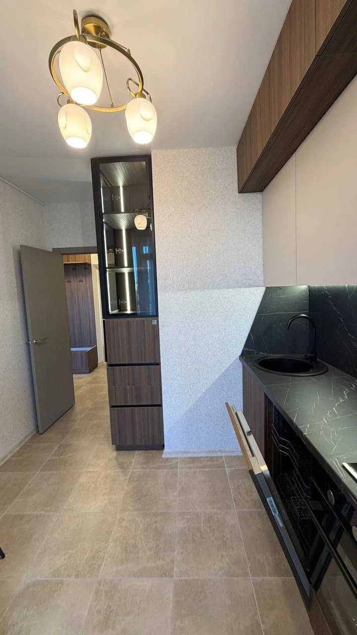 For sale a beautiful apartment in a new house on Tarasova, Yaroslav M