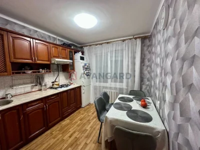Продам 2 комнатную квартиру, чешка, правый берег
