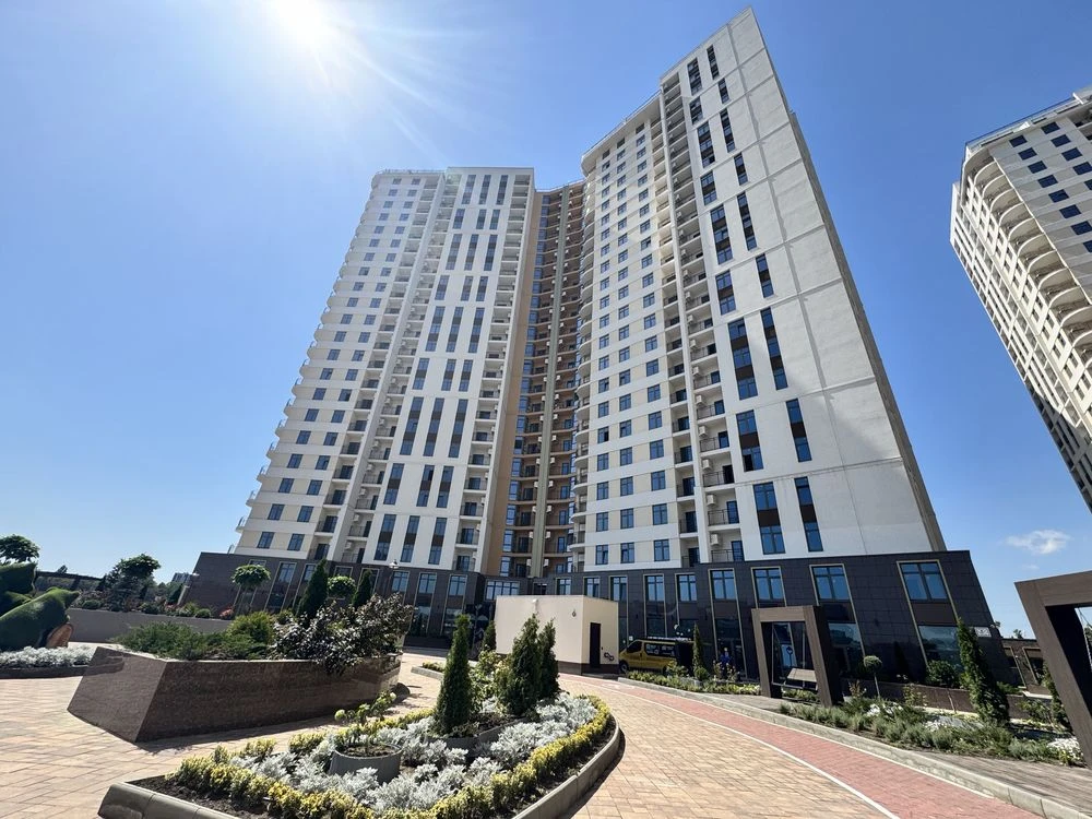 KADORR CITY — 2-кімнатна квартира з терасою