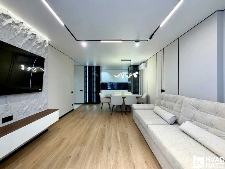 Apartment. Ivano-Frankivsk, Lenkavs'koho St.