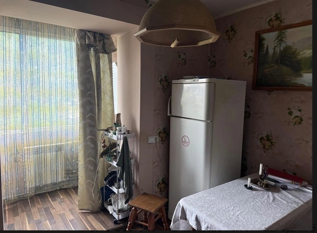 Sale of a 2-room apartment, near the center