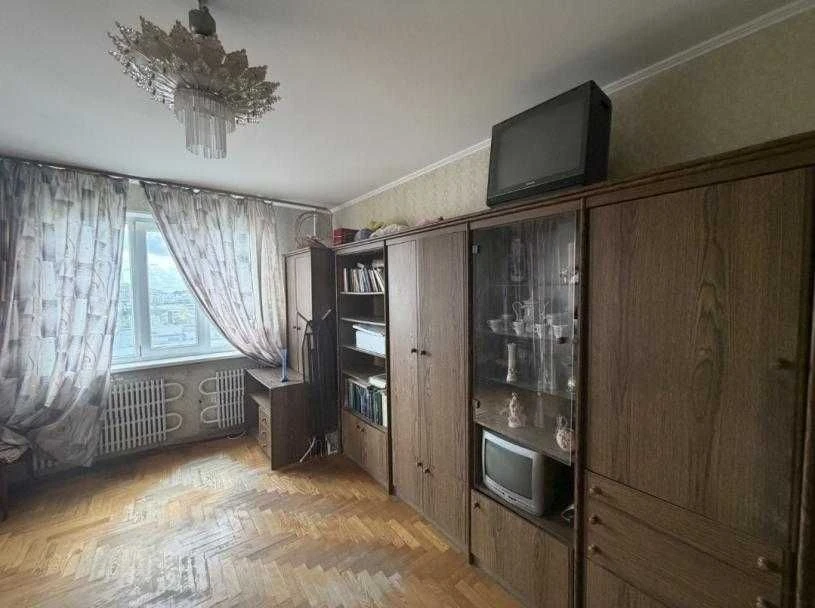 For Sale: 2-room apartment on Shatilovka, on European Street, near the Scientific Metro