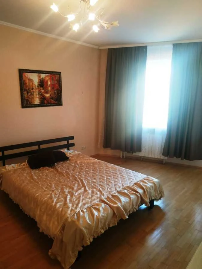 Сдается 2-комнатная квартира 70 м², улица Анны Ахматовой, 47