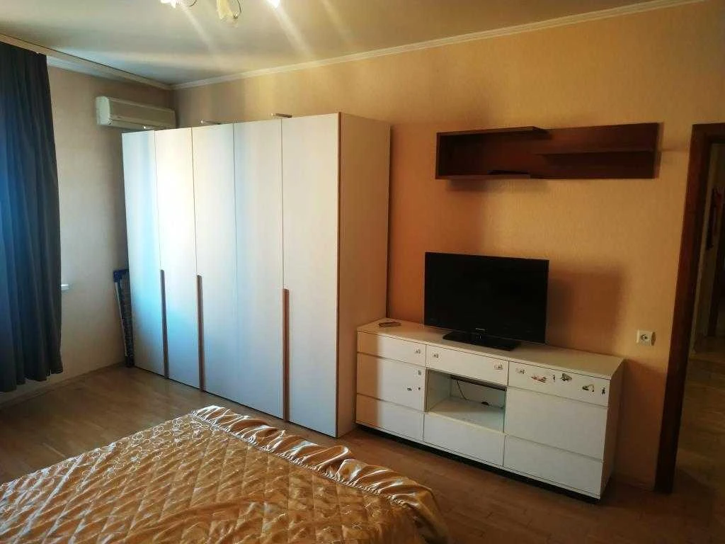 Сдается 2-комнатная квартира 70 м², улица Анны Ахматовой, 47