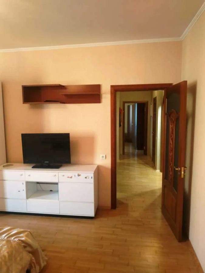 Сдается 2-комнатная квартира 70 м², улица Анны Ахматовой, 47