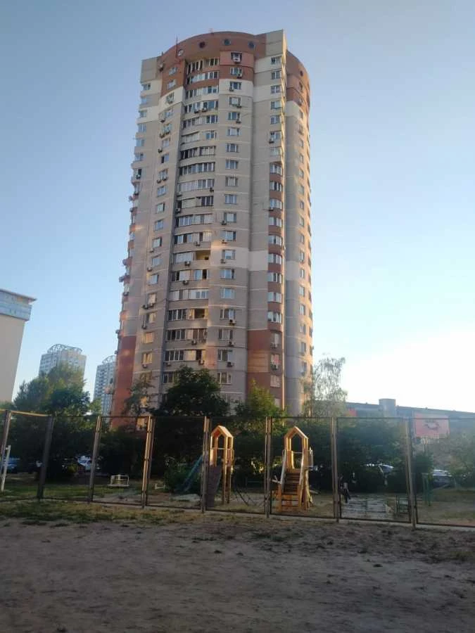 Сдается 2-комнатная квартира 70 м², улица Анны Ахматовой, 47