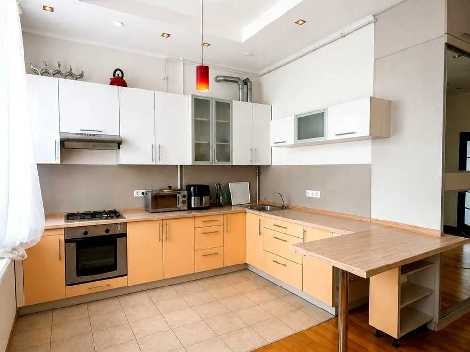Apartment. Kharkiv, Sumska St. (Karl Liebknecht)