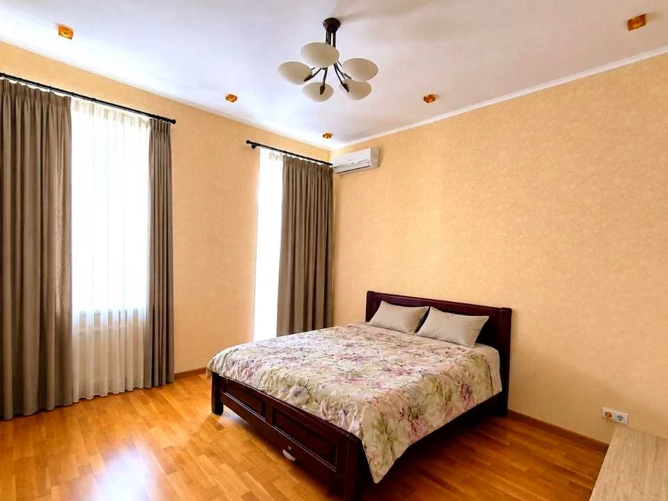 Apartment. Kharkiv, Sumska St. (Karl Liebknecht)