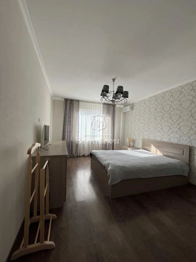Продажа 2-комнатной квартиры 72.9 м², Михаила Донца ул., Лом