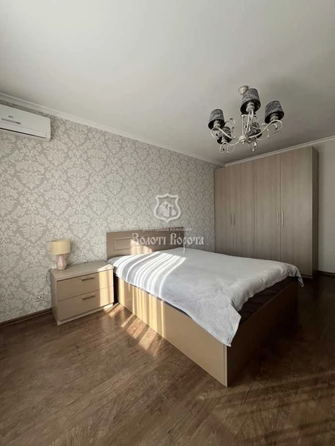 Продажа 2-комнатной квартиры 72.9 м², Михаила Донца ул., Лом