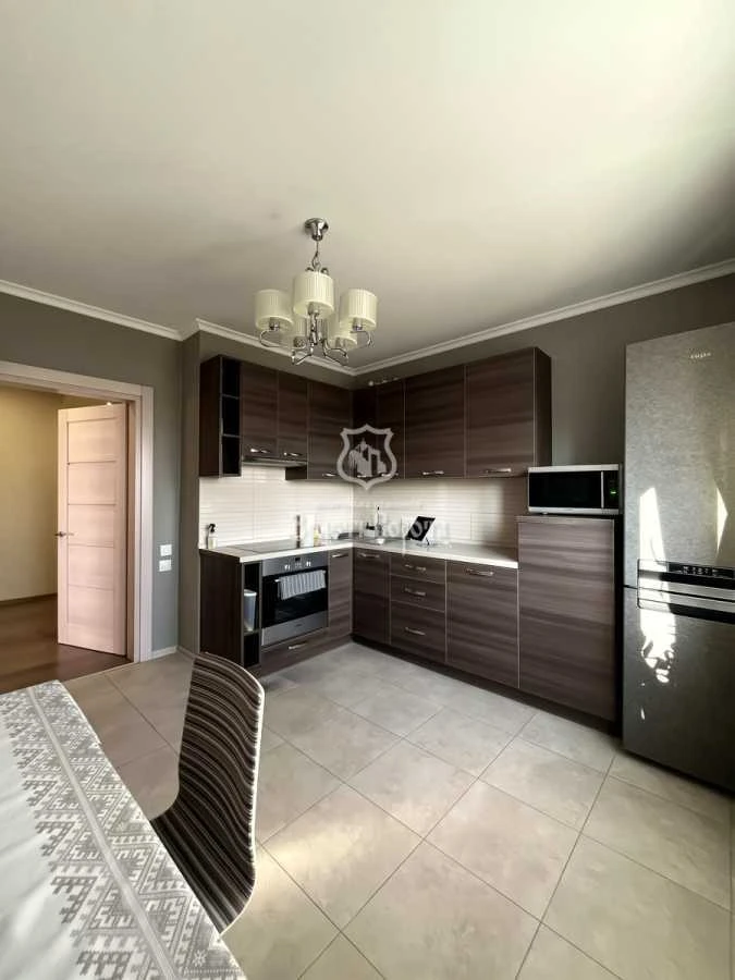 Продажа 2-комнатной квартиры 72.9 м², Михаила Донца ул., Лом