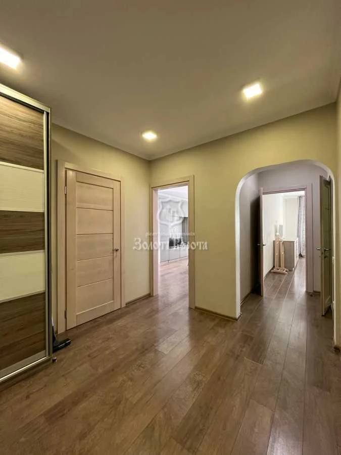 Продажа 2-комнатной квартиры 72.9 м², Михаила Донца ул., Лом
