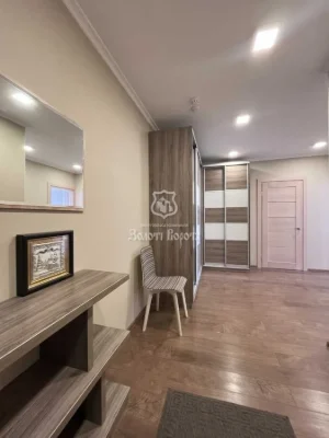 Продажа 2-комнатной квартиры 72.9 м², Михаила Донца ул., Лом