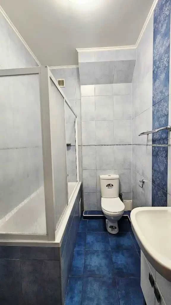 Продаж 3-кімнатної квартири Центр Воскресенська вул. 1 Б