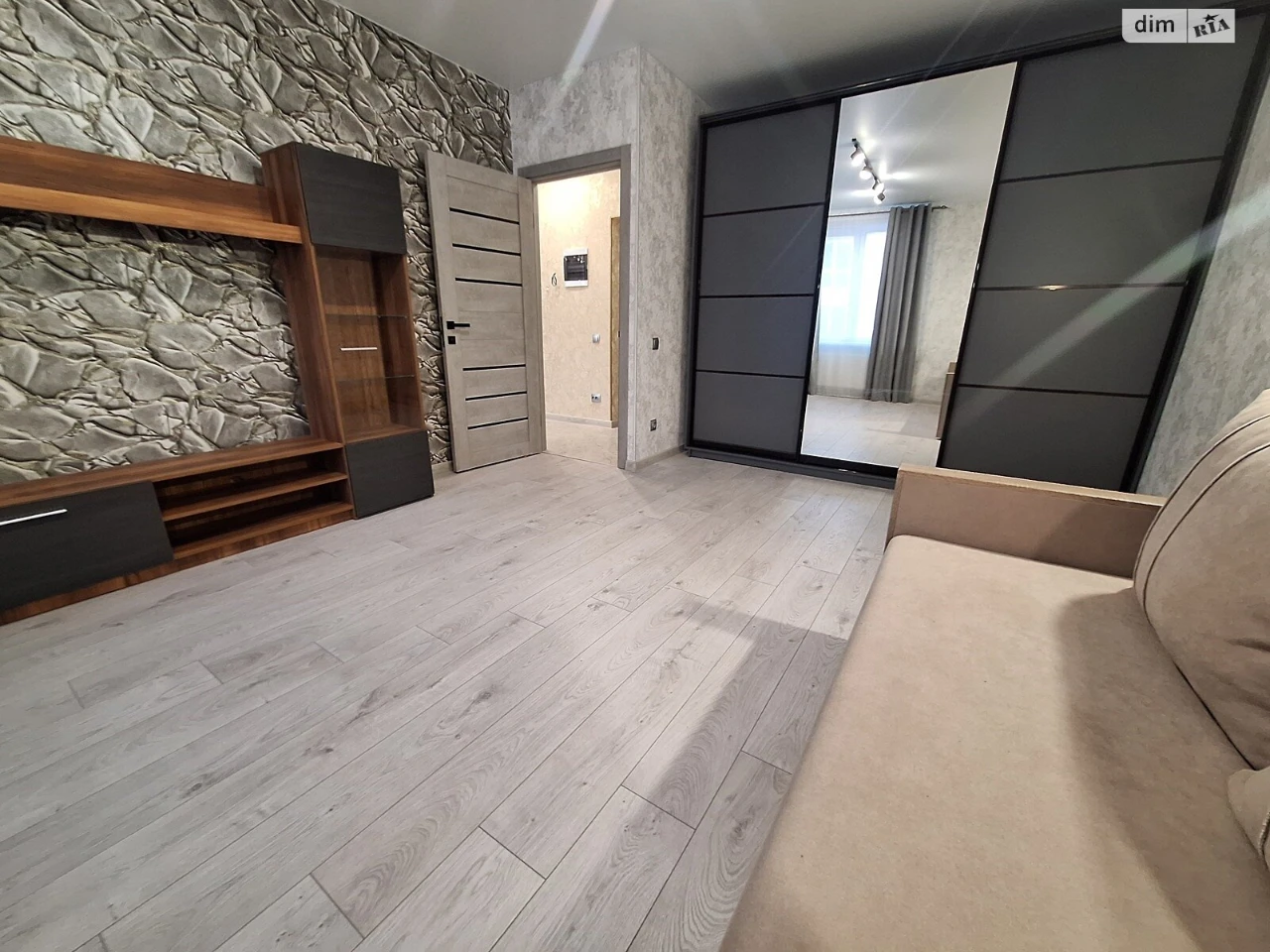Long-Term Rental Apartment Lenin