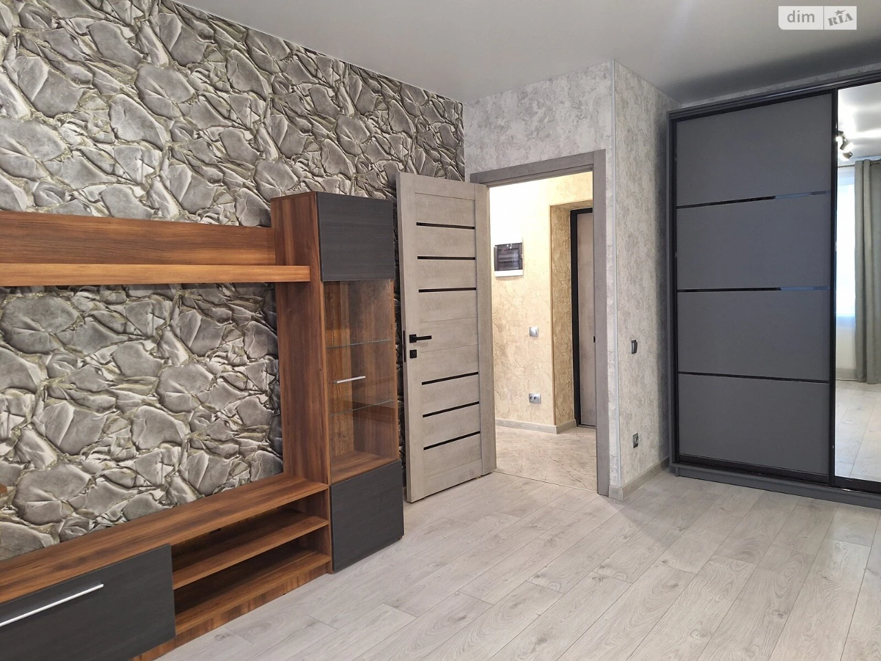 Long-Term Rental Apartment Lenin