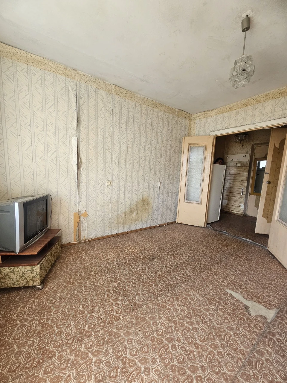 Продається 1-кімнатна квартира на Космонавтів