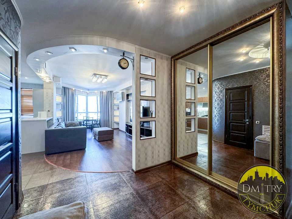 3-room apartment. Kyiv, Oleksandra Misyugy St.