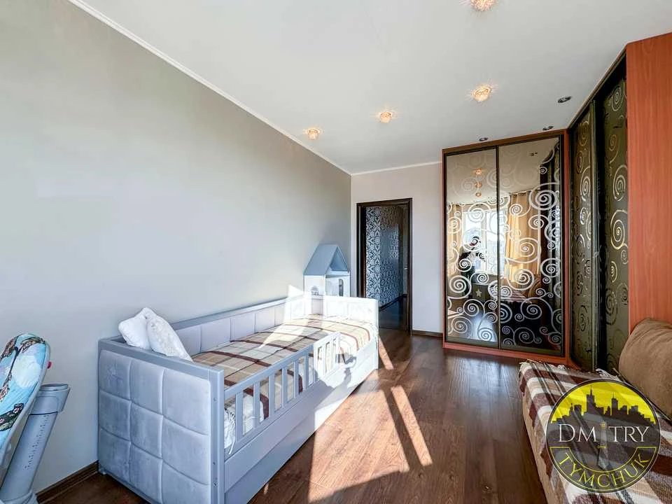 3-room apartment. Kyiv, Oleksandra Misyugy St.
