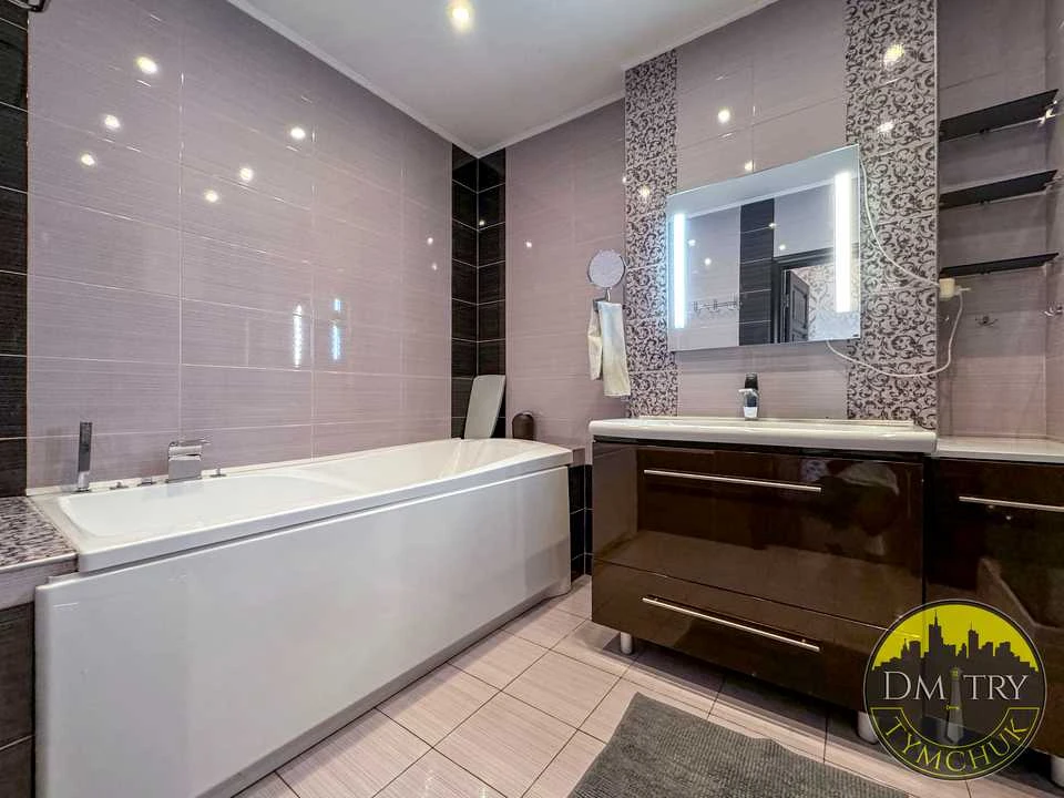3-room apartment. Kyiv, Oleksandra Misyugy St.